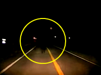 これはあかん(´°_°`)夜道を運転中に真っ黒のおっさんが目の前に現れたら(´°_°`)