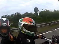 バイクで走ってる最中にバイク強盗に遭遇したヘルメットカム。無茶苦茶やんｗｗ