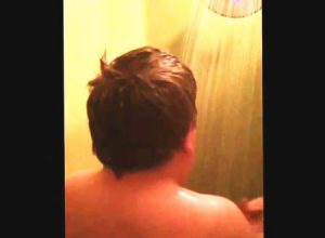 シャワールームでの恥ずかしい姿を「盗撮されていた」それを知った時のリアルな反応ｗｗ