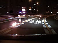 阪神高速でカーブを曲がりきれなかったGT-Rに当て逃げされてしまうドライブレコーダー
