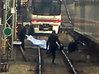 京王線で起きた人身事故の事故処理の様子。これはレアなビデオじゃないかな。