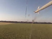 対空攻撃で撃墜されたMi-24（戦闘ヘリコプター）のオンボードビデオ。