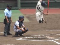バット回しすぎｗｗｗ高校野球埼玉大会に現れたバッターボックスで大暴れする選手の動画が話題に。