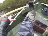 これは悲しい釣り人動画(´･_･`)大きなマスを釣り上げてタックルを失った男性ｗ