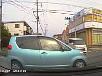 ビックリするほど危険なトヨタポルテの危険運転。茨城県で無茶苦茶な女性ドライバーに出会ったドラレコ。