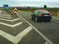 DQNvsDQNの交通トラブル。ドイツアウトバーンの場合。こいつら無茶苦茶すぎ(°_°)