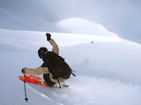 ブンブン自画撮り。スイスのスキーヤーが編み出したiPhoneを使った撮影方法が素敵。