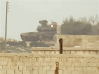 グングン動画。アレッポでT-90（戦車）にTWOが打ち込まれるビデオ。