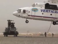 チヌーク（大型輸送ヘリ）を吊り上げて運ぶMi-26（マンモス大型ヘリ）のビデオ。