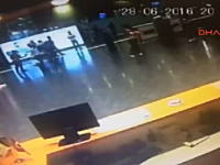 イスタンブル（トルコ）の空港で起きた自爆テロの瞬間。イスイス国の犯行か？