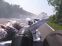 これは轢いちゃった？(°_°)マン島TTで前方で転倒したライダーを轢いちゃったかもしれない車載。