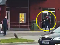 ミュンヘン拳銃乱射事件で犯人が買い物客らに向かって発砲している映像が公開される。