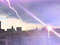 ツイッターで話題。広島で撮影された目の前の電柱に雷が落ちる瞬間の5秒動画。これヤバくね？