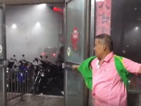 台風1号に襲われた台湾のビデオがすっごい(((ﾟДﾟ)))つかおっさん何してんｗｗｗ