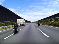 日本にもこんなヤツいたのか。東名高速を即死スピードでかっ飛ばすバイク3台。ふわわkm/h
