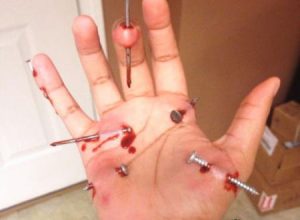 エグすぎ。17歳の少女が公開した特殊メイクがエグすぎコワタ。ネタバレあり。