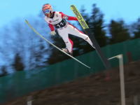 スキージャンプのビケルスン大会で253,5メートルの世界最長記録が生まれる。