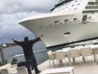 総トン数12万超の豪華客船が海岸沿い大豪邸に突っ込みかけるギリギリ動画。