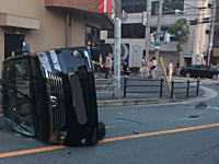 大阪40歳のDQN。家族5人乗りで無免許運転＆横転させ事故＆逃走の瞬間。