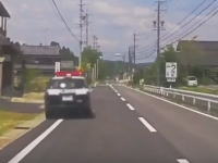 お巡りさんどうした(°_°)岐阜県でフラフラする怪しいパトカーが目撃される。