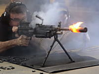 M249軽機関銃700連射でサプレッサーの耐久テスト。どんだけ撃つのｗｗｗ
