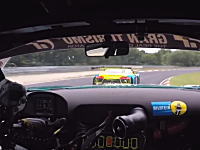 ニュルブルクリンクテールトゥーノーズ。AMG GT3 vs Audi R8