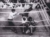 約100年前のボクシングがむごい。デンプシー・ロールに何度も倒れる世界ヘビー級チャンピオン
