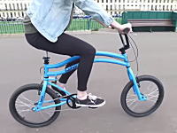 Helyx Bike。可動する後輪で前後操舵を可能にした斬新な自転車が開発される。