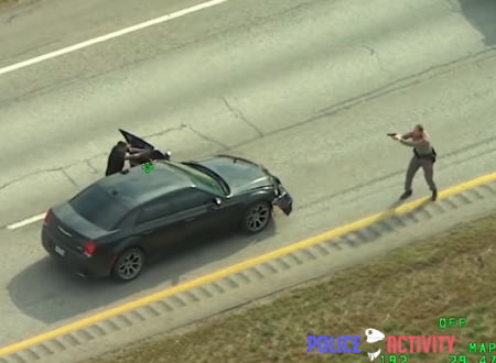 至近距離で撃ち合う警官と逃走犯。テキサス州で撮影されたカーチェイスの映像がすごい。