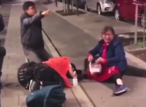 中国の旅行者がスウェーデンで迷惑行為。チェックイン14時間前にホテルに到着し断られて泣き叫ぶ。