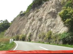 ビーナスラインをドライブ中に遭遇したちょっと変わった出来事のYouTubeが人気に。