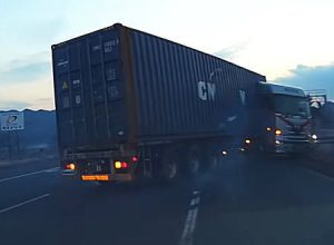 ぎゃああ怖い！「間一髪！追突回避」と投稿された動画が本当にギリギリだった(°_°)