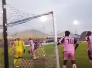 背番号2の守護神っぷり。イングランドサッカーで珍プレー好プレー。