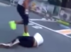 喧嘩。門真市DQNによる一方的フルボッコの動画がクッソ怖いと話題に。