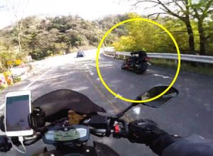 過去に炎上した阪奈下りの走り屋たちを外から撮影した映像があった。