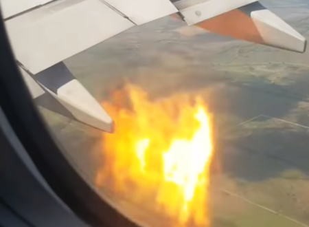 搭乗中の飛行機の窓の外がこうなっていたら(((ﾟДﾟ)))コパ航空737-800で撮影された恐ろしい映像。