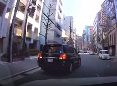 犯人情報求む。大阪で新車を納車された直後に当て逃げされたドラレコがひどい。