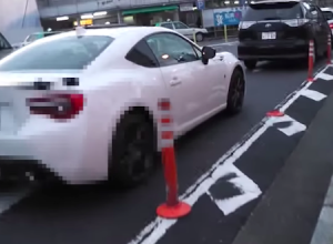 Twitterで女子中学生を狙う悪質な大人を引っ掛けて直撃取材するという動画が人気に。