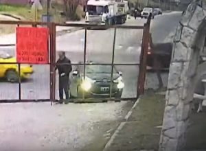 日本では考えられないアルゼンチンの治安。門を開けるわずか20秒の隙に・・・。