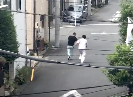 神奈川県川崎市でバールを持ったエアコン屋vs刃物男のガチ喧嘩が撮影される。