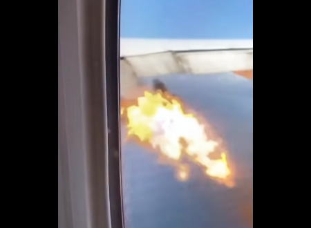 ロサンゼルス上空でフィリピン航空113便のエンジンが火を噴いてしまう。