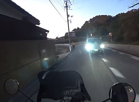 この事故でクロスカブが廃車に。香川県で起きた車とバイクの正面衝突事故のヘルメットカメラ。