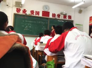 日本とはどこが違う？中国の高校生活の一日を記録したドキュメンタリー映像。