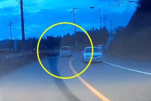 青い事故。高松市で高校の教頭が起こした死亡事故のドライブレコーダー映像が公開される。