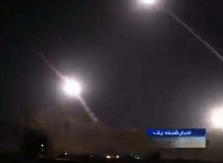 【動画】イランが米軍基地への報復攻撃を開始。複数のミサイルが発射される。