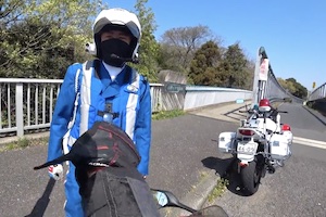 【神奈川】白バイのスピード違反を問い詰めるバイク乗りの動画がｗｗｗｗｗ