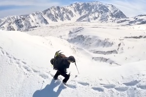 【雪山】新潟の高松山で数百メートル滑落した登山客が撮影していた動画。