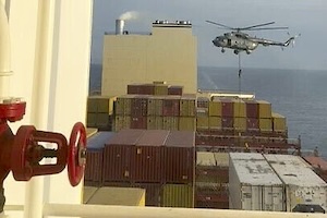 【動画】イラン軍がホルムズ海峡でイスラエルが関連する貨物船を拿捕。