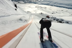 【動画】異次元。スキージャンプ小林陵侑の２９１メートルの大ジャンプをドローンカメラから。