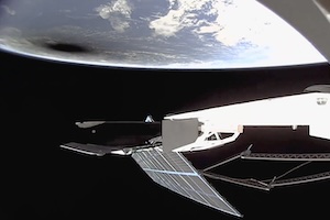【動画】スターリンク衛生が宇宙から撮影した日食の様子。